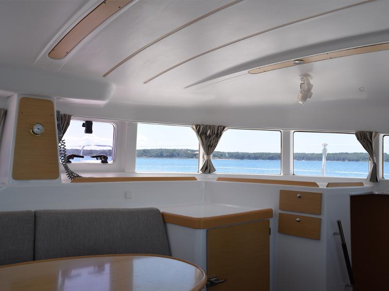 Book yachts online - catamaran - Lagoon 380 - Xenia - rent