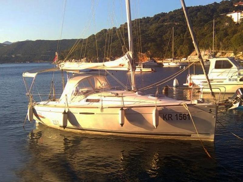 Book yachts online - sailboat - First 25.7 - Petra - rent