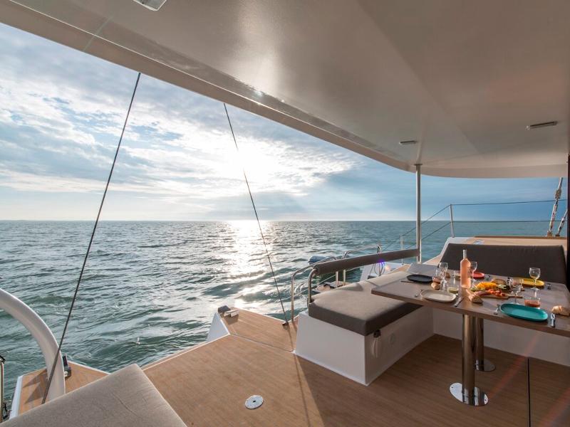 Book yachts online - catamaran - Neel 51 LOFT - L'OCTANT - rent