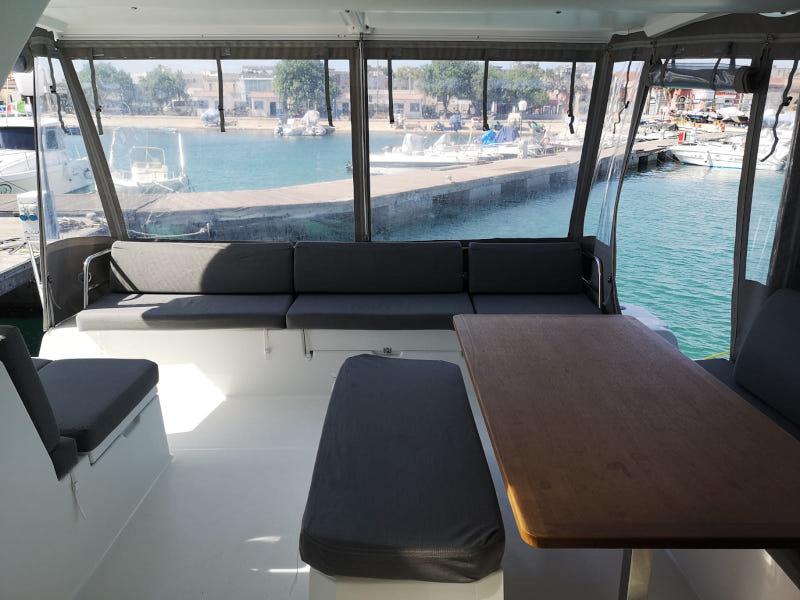 Book yachts online - catamaran - Astréa 42 - My Island - rent