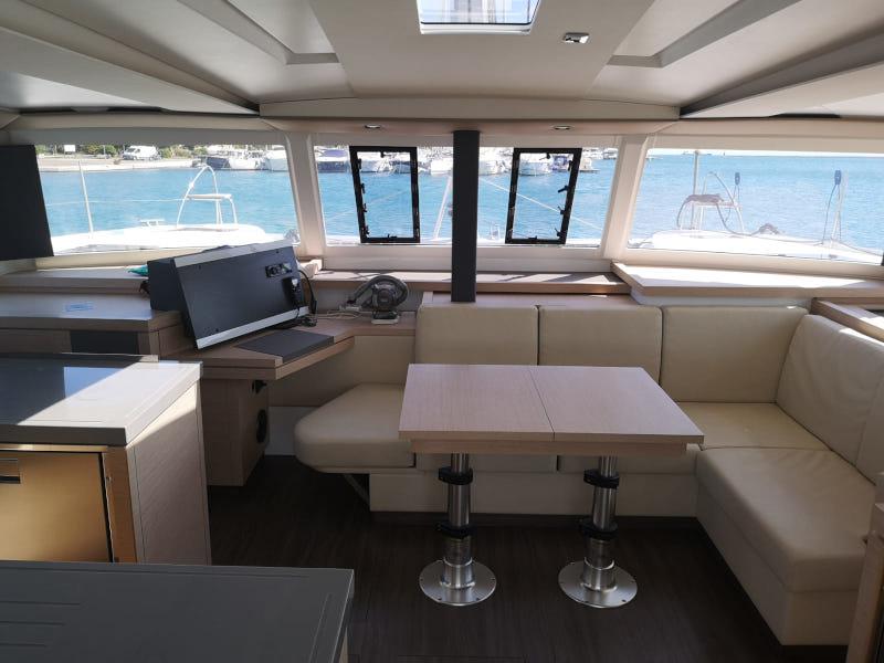 Book yachts online - catamaran - Astréa 42 - My Island - rent