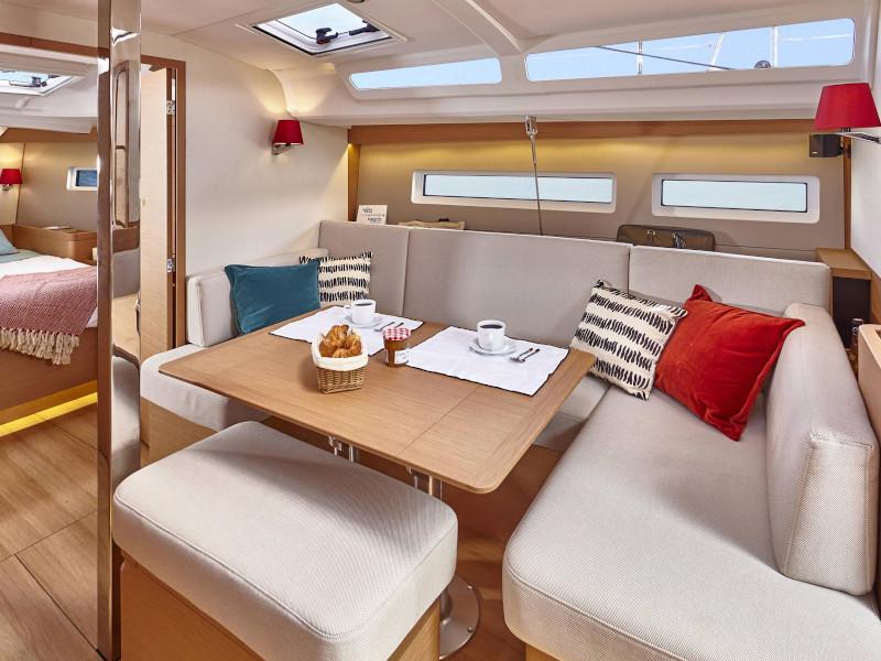 Book yachts online - sailboat - Sun Odyssey 440 - Holly - rent