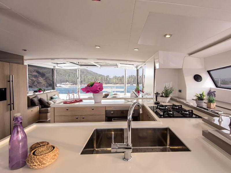 Book yachts online - catamaran - Bali 5.4. - Signature Concept - rent