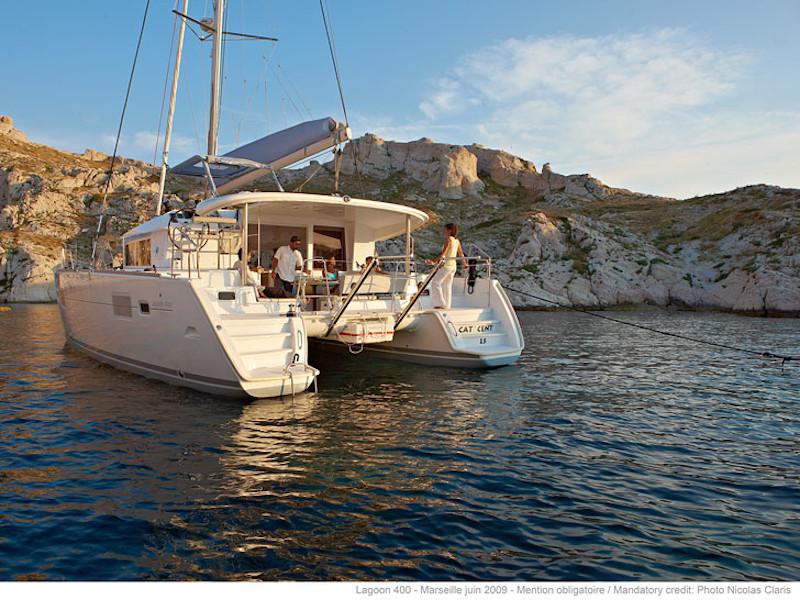 Book yachts online - catamaran - Lagoon 400 - Mia - rent