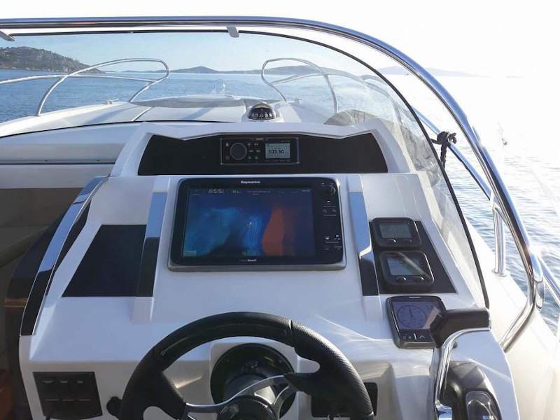 Book yachts online - motorboat - Galeon Galia 700 Sundeck - Lana - rent
