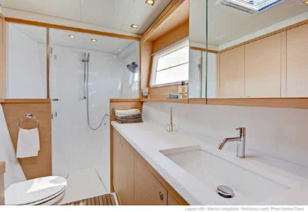 Book yachts online - catamaran - Lagoon 450 - ANNA - rent