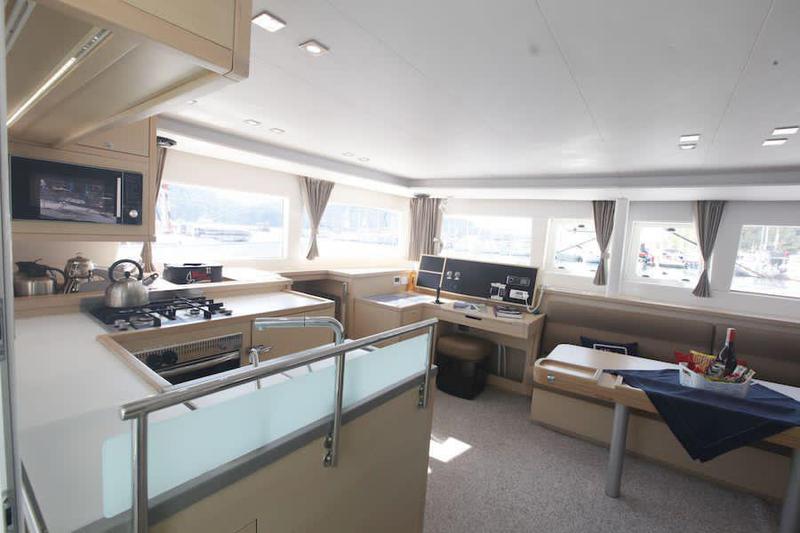 Book yachts online - catamaran - Lagoon 450 - ANNA - rent