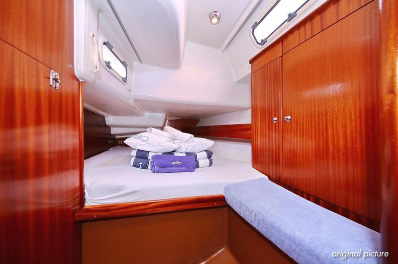 Book yachts online - sailboat - Bavaria 44 - Scorpion - rent
