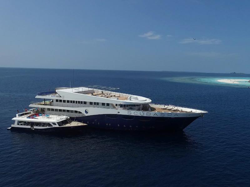 Book yachts online - motorboat - Motoryacht - Scubaspa Ying - rent