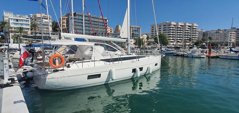 Book yachts online - sailboat - Bavaria C45 Style - Whisper - rent