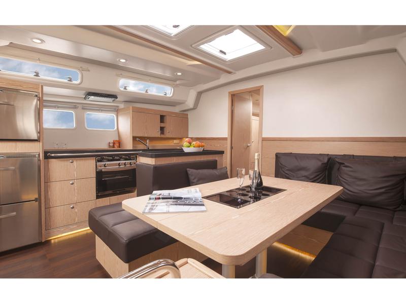 Book yachts online - sailboat - Hanse 505 - Amber - Solar Panel - rent