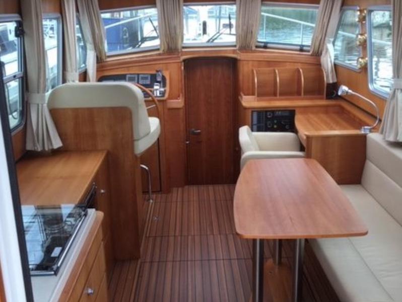 Book yachts online - motorboat - Linssen 33.9 Sedan - VS/Linssen 33.9S - rent