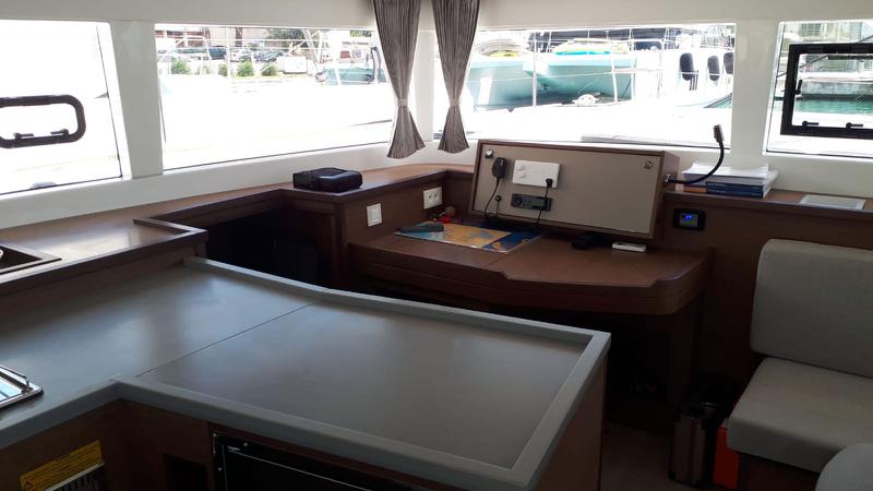 Book yachts online - catamaran - Lagoon 450  F - LILITH - rent
