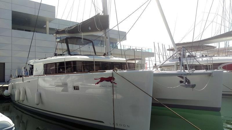 Book yachts online - catamaran - Lagoon 450  F - ADRIATIC CHEETAH - rent