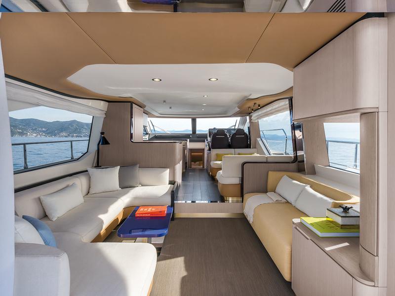 Book yachts online - motorboat - Azimut 60 - ALUMINIA - rent