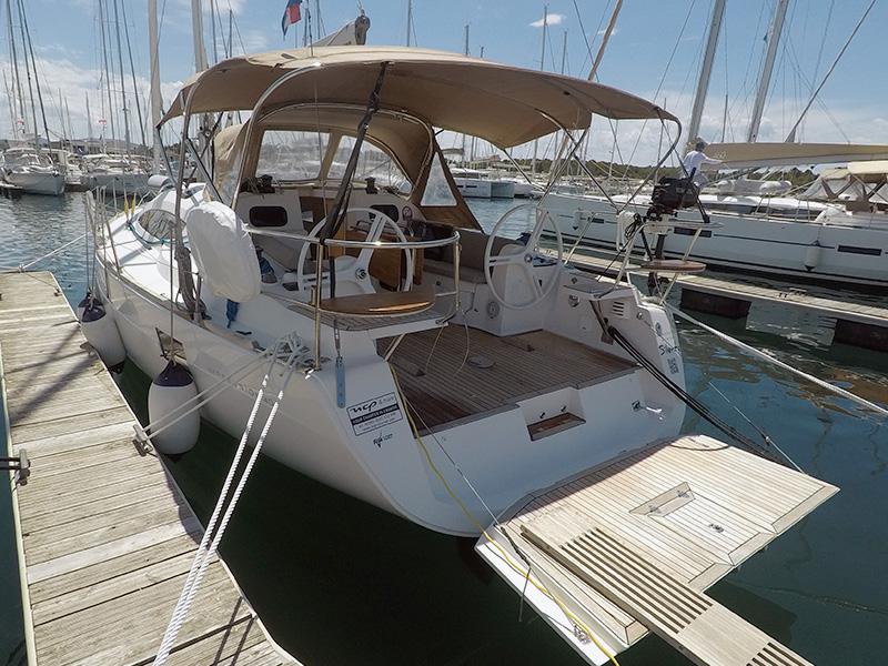 Book yachts online - sailboat - Elan 40 Impression - Silente - Bowthruster, webasto heating, large swimming platform, roll main sail - rent