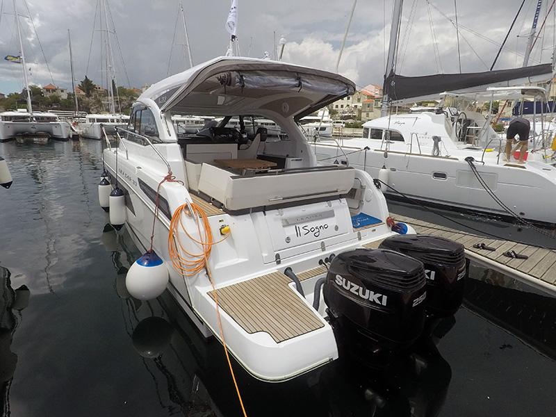 Book yachts online - motorboat - Leader 33 - Il Sogno - rent