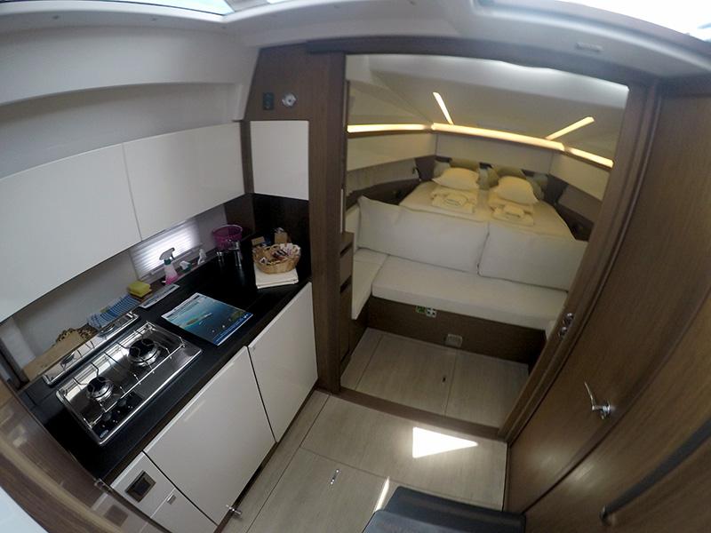 Book yachts online - motorboat - Leader 33 - Il Sogno - rent