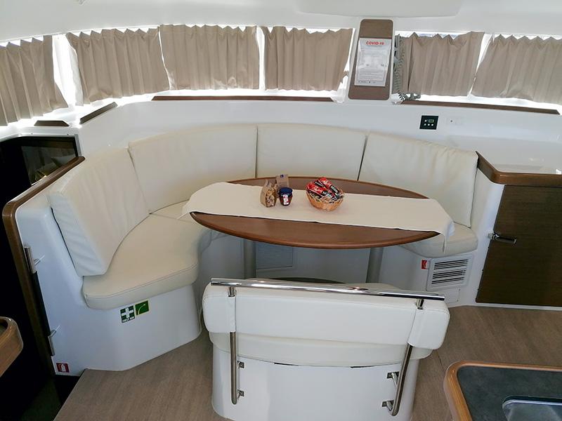 Book yachts online - catamaran - Lagoon 380 - Grey pearl (AC + generator) - rent