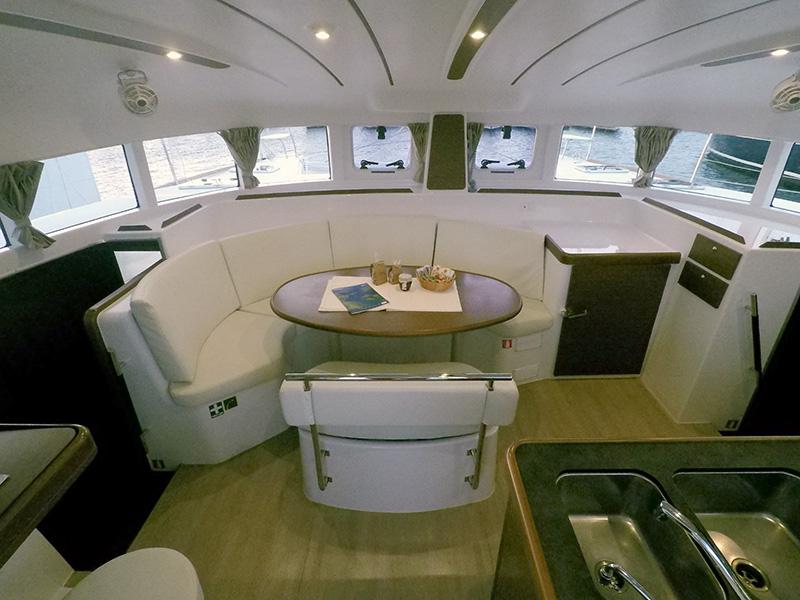 Book yachts online - catamaran - Lagoon 380 - Grey pearl (AC + generator) - rent