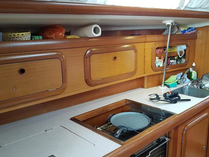 Book yachts online - sailboat - Grand Soleil 40 R - Stribor - rent