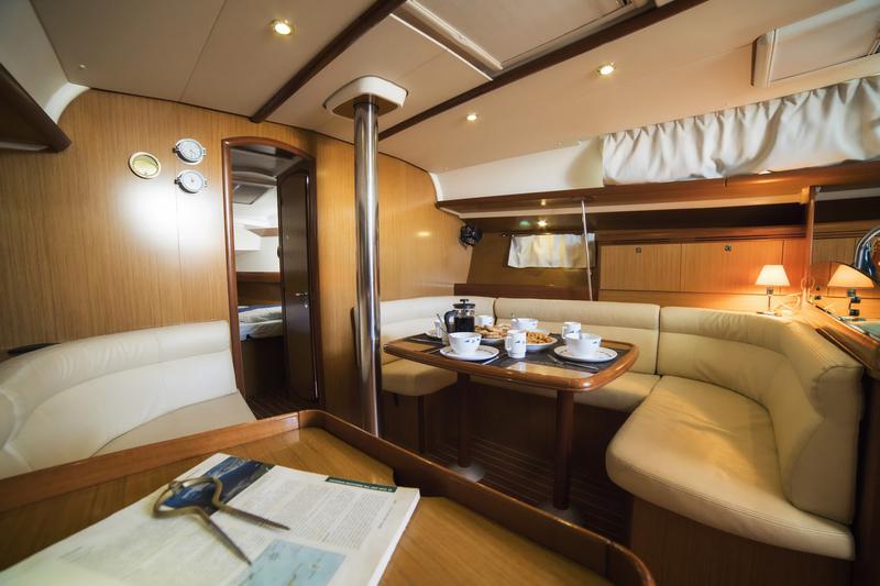 Book yachts online - sailboat - Sun Odyssey 42 i_2008 - SY_2052 - rent