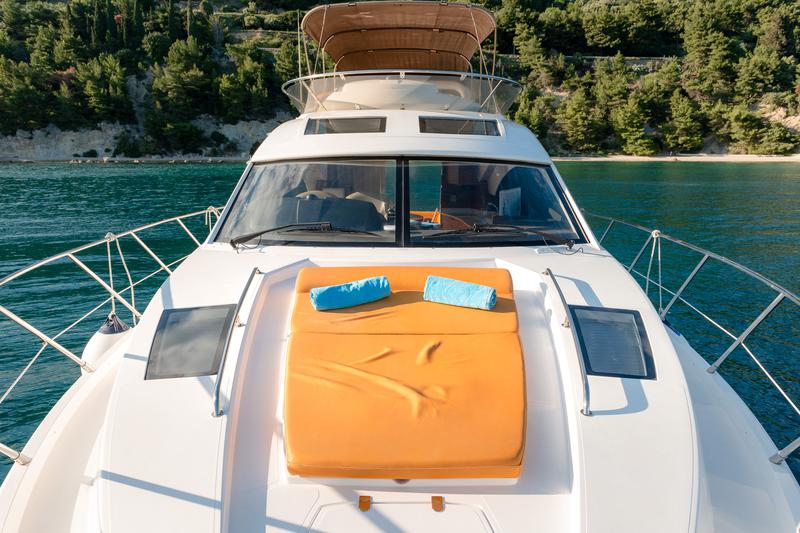 Book yachts online - motorboat - Sealine T 50 - Maja - rent