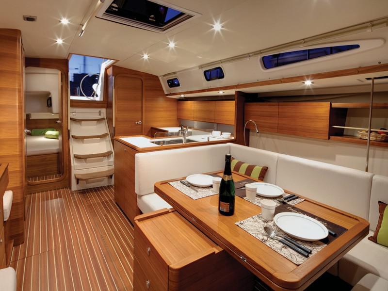 Book yachts online - sailboat - Salona 44 - Queen II - rent