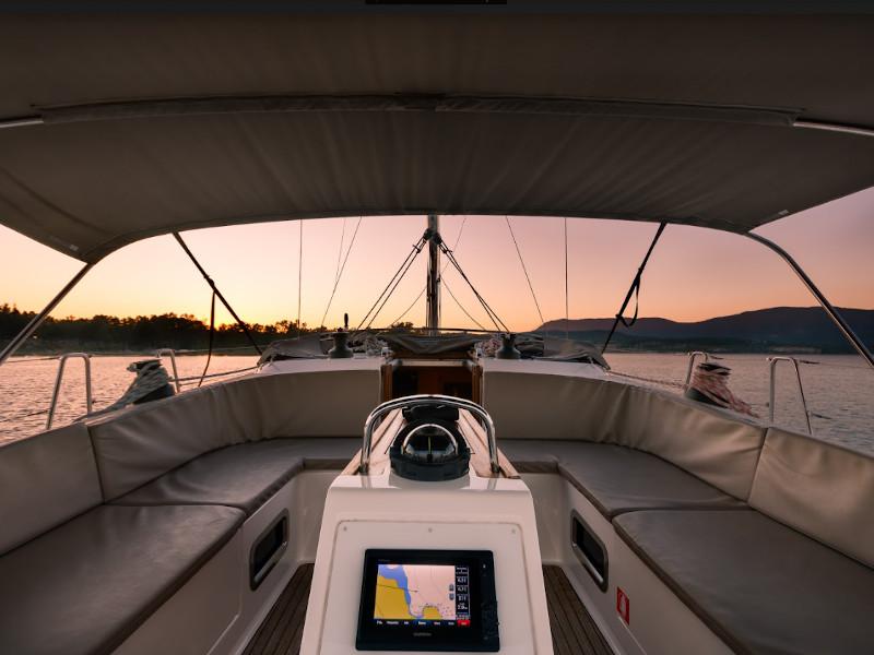 Book yachts online - sailboat - Bavaria Cruiser 46 - Queen Dina - rent