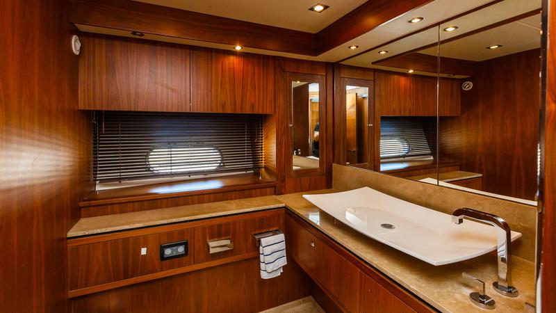 Book yachts online - motorboat - Sunseeker Yacht 86 - The Best Way - rent
