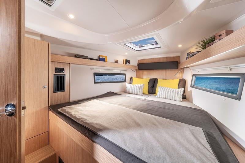 Book yachts online - sailboat - Bavaria C38 - VioSam - rent