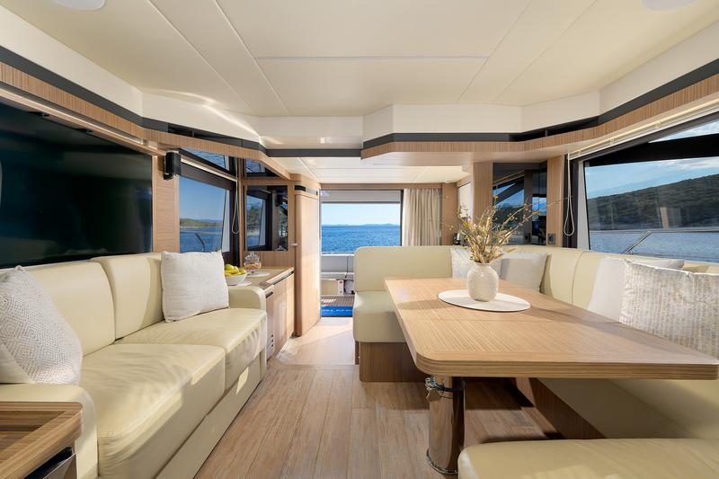 Book yachts online - motorboat - Absolute 50 Fly - VivaLaVida - rent