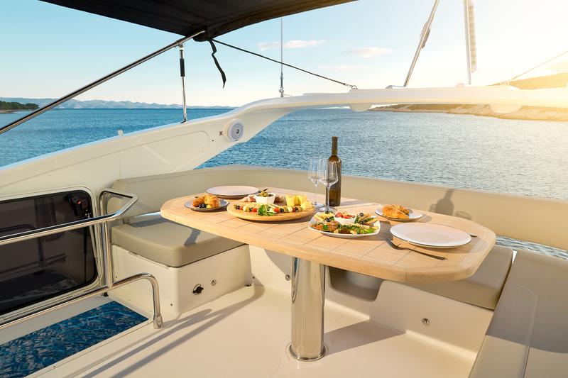 Book yachts online - motorboat - Absolute 50 Fly - VivaLaVida - rent