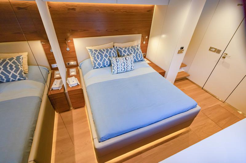 Book yachts online - catamaran - Sunreef 80 - Fantastic Too - rent