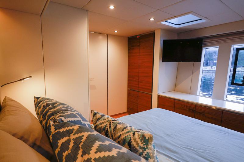 Book yachts online - catamaran - Sunreef 80 - Fantastic Too - rent