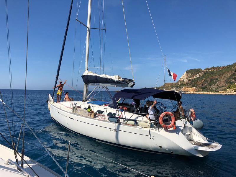 Book yachts online - sailboat - First 42S7 - Dune Mosse - rent