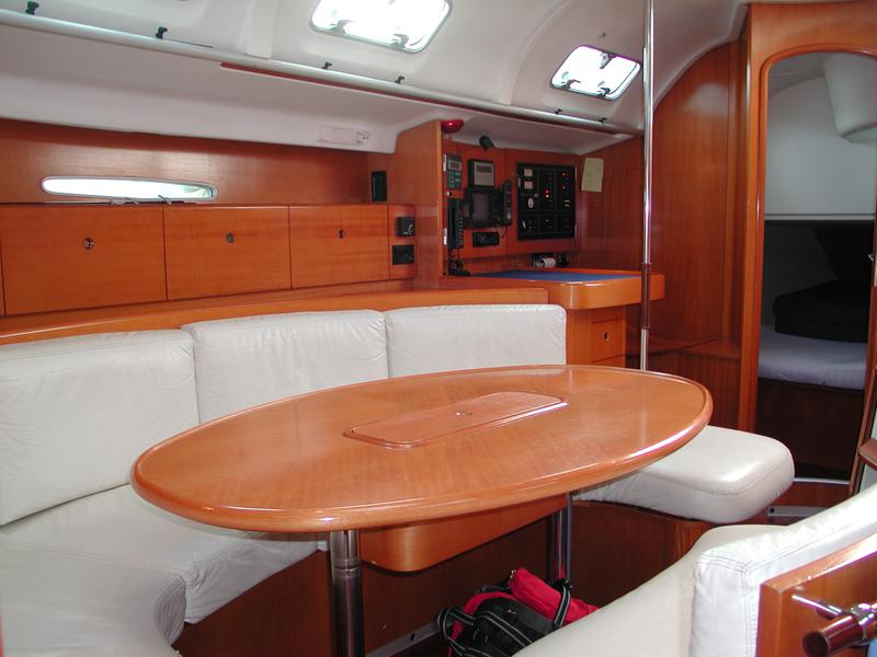 Book yachts online - sailboat - First 42S7 - Dune Mosse - rent