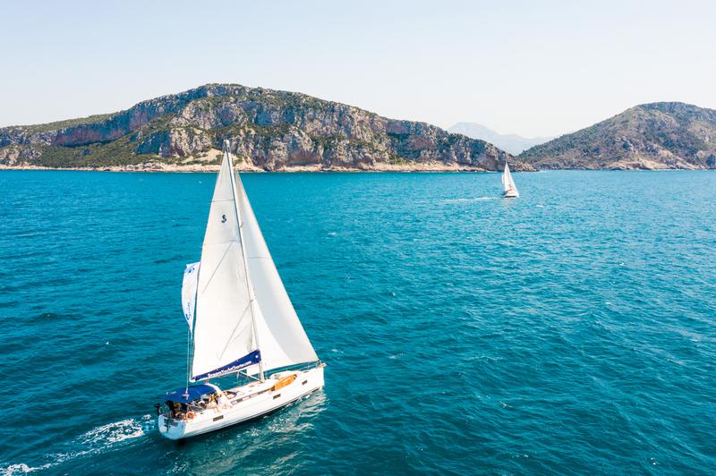 Book yachts online - sailboat - Oceanis 48 - Lastovo: Boat + Captain - rent