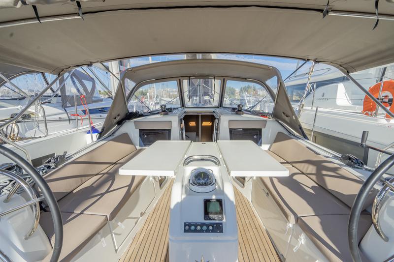 Book yachts online - sailboat - Sun Odyssey 410 - SALTY - rent