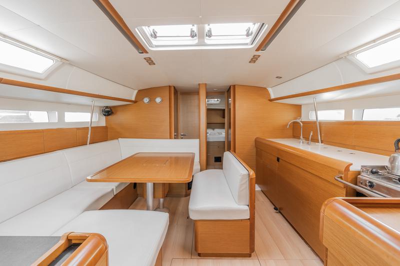 Book yachts online - sailboat - Sun Odyssey 519 -  6 cabs - PERRO BLANCO - rent