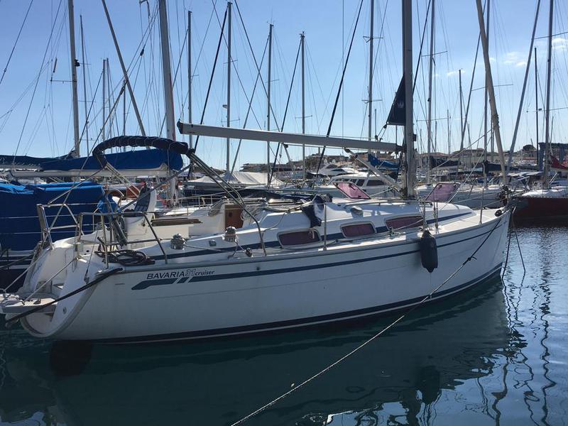 Book yachts online - sailboat - Bavaria 31 Cruiser - Free Spirits - rent
