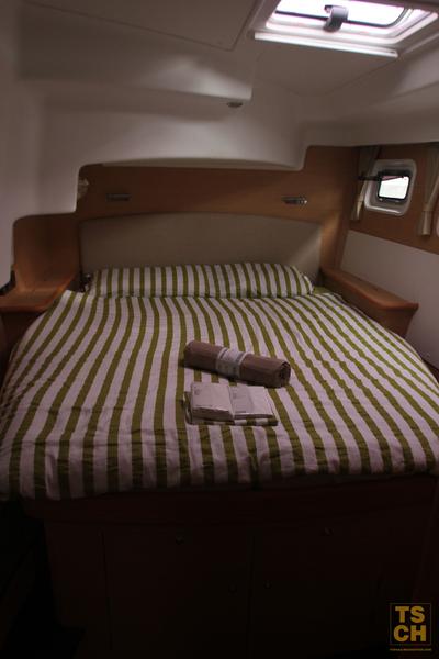 Book yachts online - catamaran - Lagoon 440 - Aina - rent