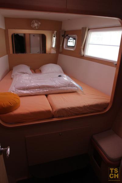 Book yachts online - catamaran - Lagoon 440 - Aina - rent