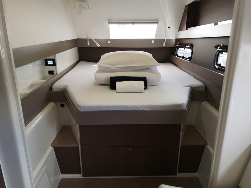Book yachts online - catamaran - Bali 4.1-3 cab. ROLL MAINSAIL - LADY POLA  - rent