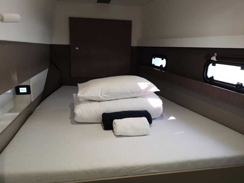 Book yachts online - catamaran - Bali 4.1-3 cab. ROLL MAINSAIL - LADY POLA  - rent