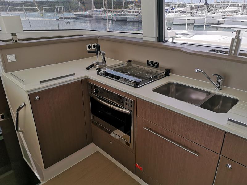 Book yachts online - catamaran - Bali 4.1-3 cab. ROLL MAINSAIL - LADY POLA  - rent