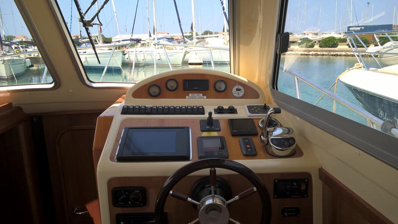 Book yachts online - motorboat - Damor 980 Fjera - Neja - rent