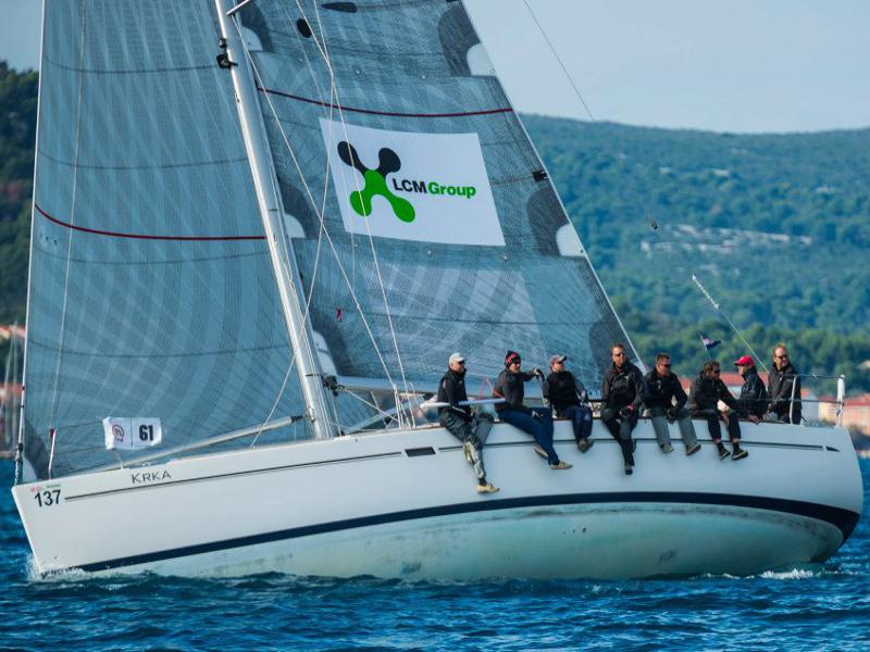 Book yachts online - sailboat - Elan 410 - Krka - rent