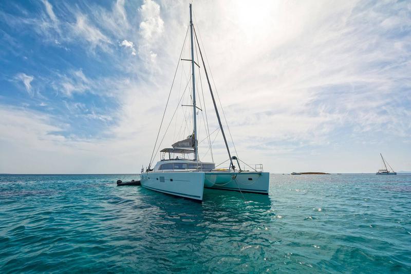Book yachts online - catamaran - Lagoon 500 - Mystique I - rent
