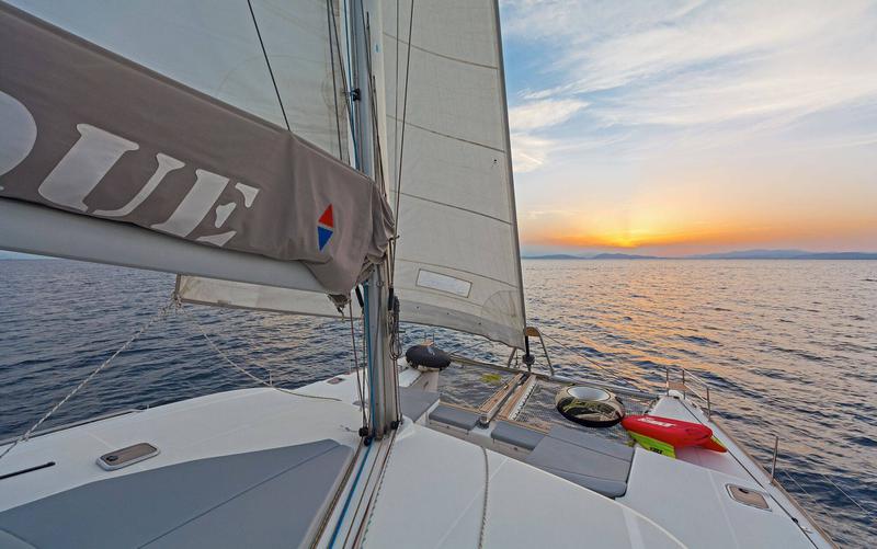 Book yachts online - catamaran - Lagoon 500 - Mystique I - rent